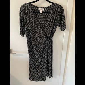 4/$25 Motherhood maternity faux wrap dress